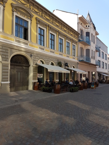 unde bem o cafea in Oradea pe Strada Vasile Alecsandri