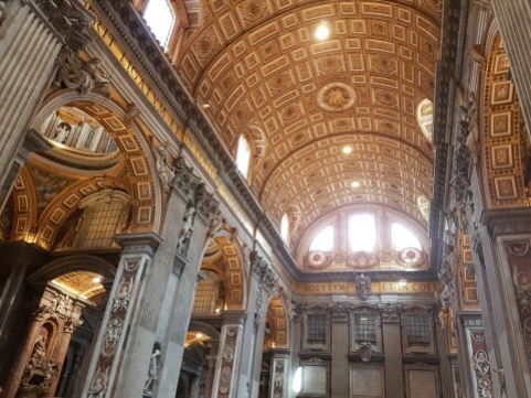 interiorul grandios Basilica San Piedro